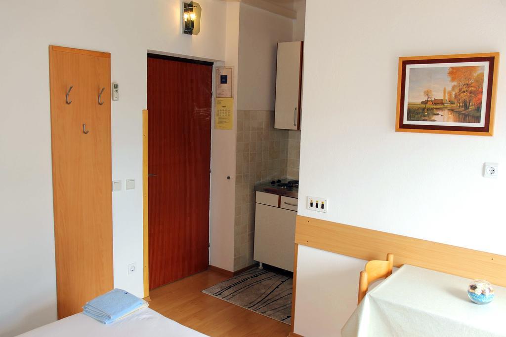Apartments J&R Babara 比奥格勒·纳·莫鲁 外观 照片